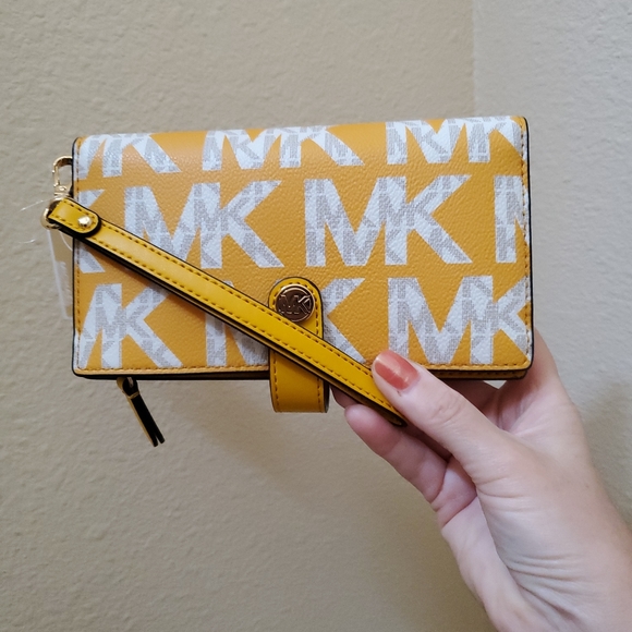 Michael kors Jet Set Small Phone Wristlet Wallet - Picture 8 of 13